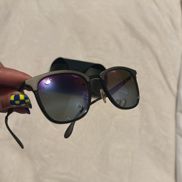 Ray-ban case included - Picture 2 of 4